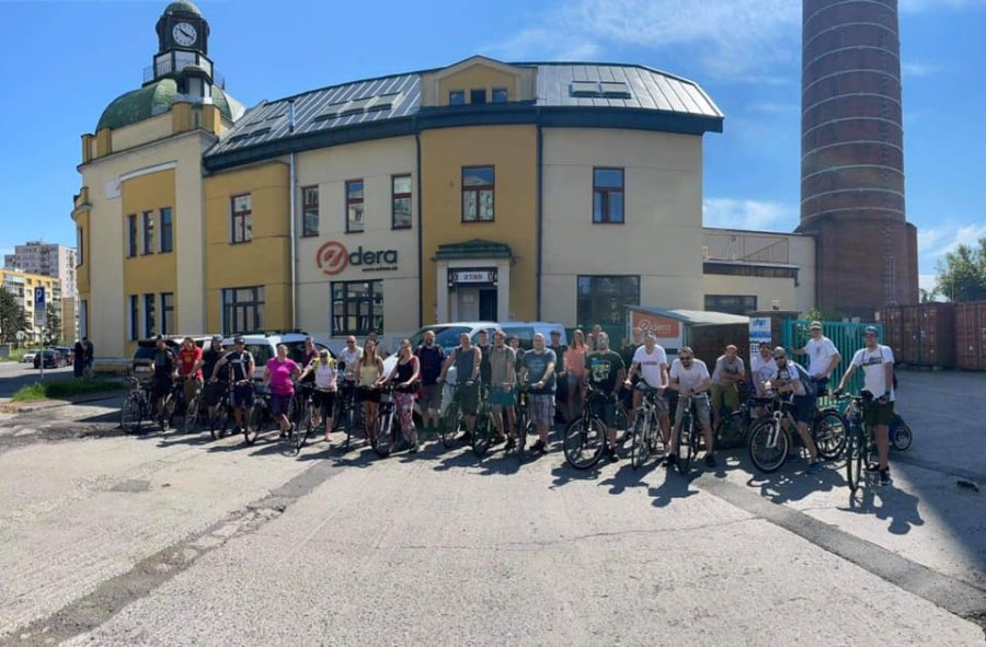 T&yacute;m edera na cyklov&yacute;letě